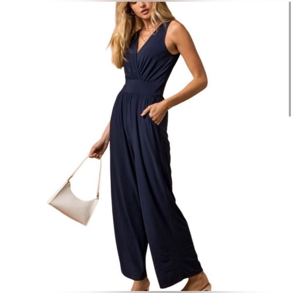 Gilli | Veronica V Neck Jumpsuit